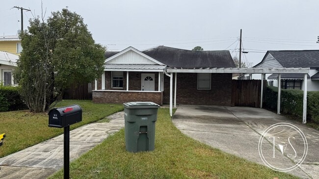 Building Photo - RATE DROP ALERT (was $1880/month)!