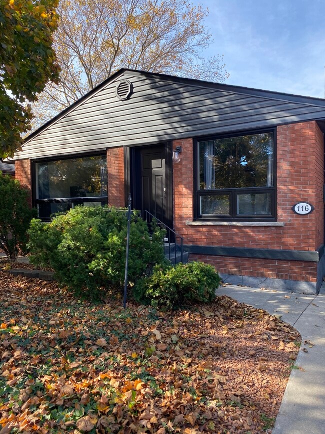 Building Photo - 116 Upper Paradise Rd Unit Upstairs