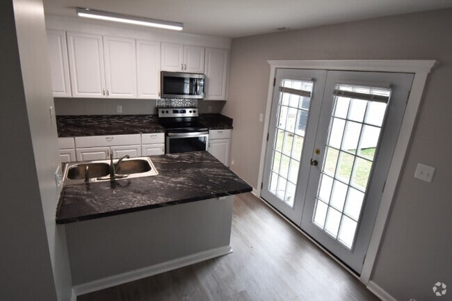 Building Photo - 630 S Main St Rental