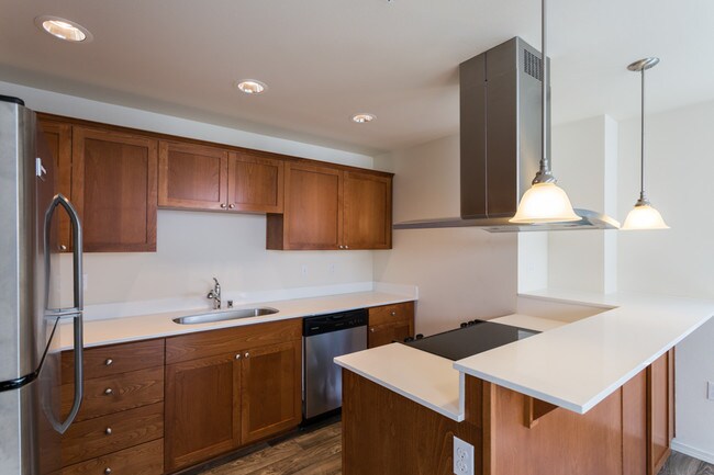 Photo - Elliott Bayview