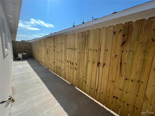 Photo - 13 Mia Rose S Ln Unit 4