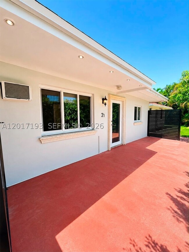 Building Photo - 235 SW 64th Ave Unit 2B