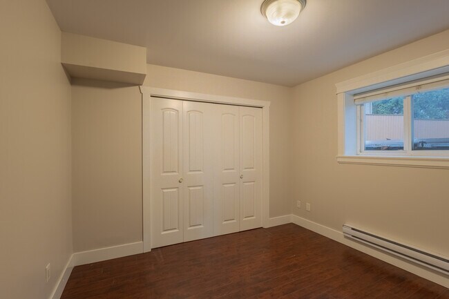 Photo - 14843-14863 63 Ave