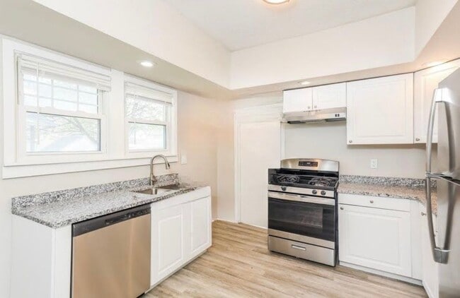 Photo - 1316 44th St