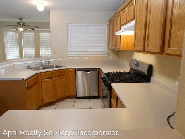 Photo - 3 br, 2 bath House - 1615 Royal Ascot Dr