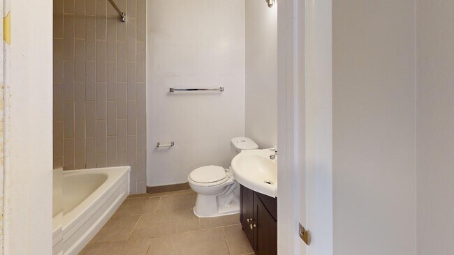 Photo - Arbor Village - 1073 Hollington