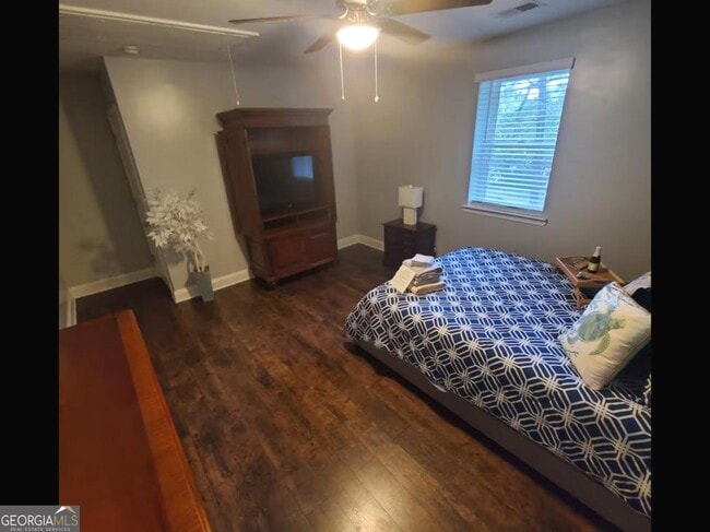 Photo - 818 Lee Andrews Ave SE