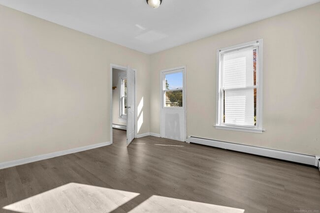 Photo - 141 Crown St Unit 2