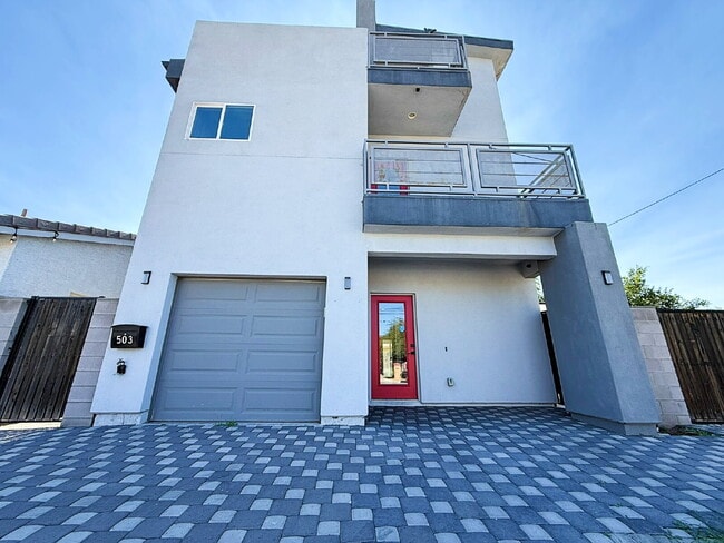 Building Photo - Charming Updated Three-Bedroom Home in Eas...