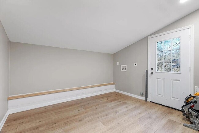 Photo - 627 Miles Rd