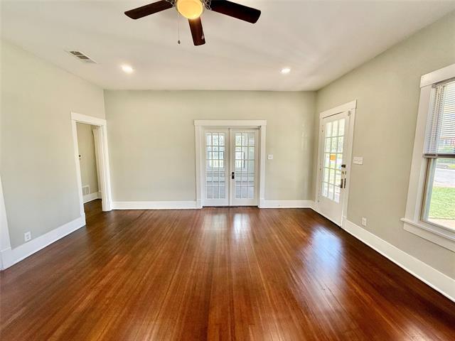 Photo - 1201 E Lamar St