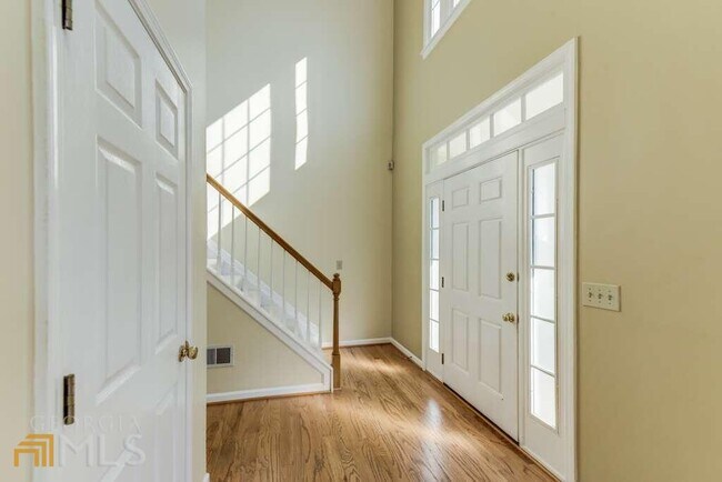 Photo - 2622 Glenrose Hill