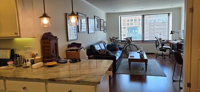 Photo - 65 E India Row Unit 9A