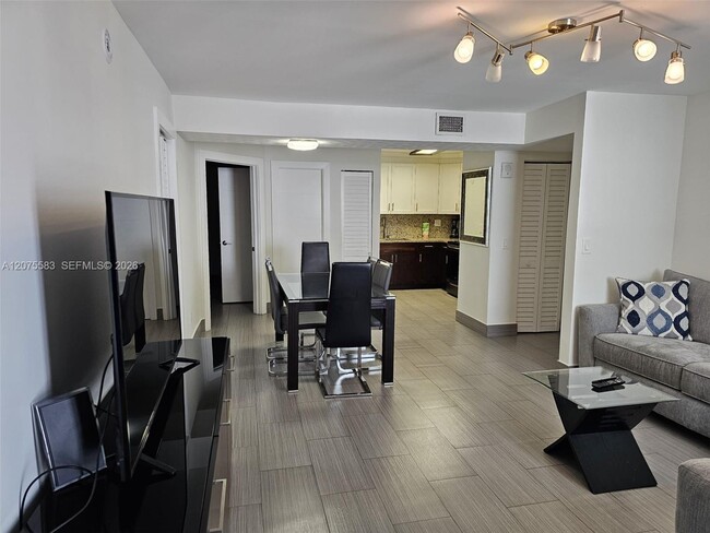 Photo - 3605 Indian Creek Dr Unidad 404