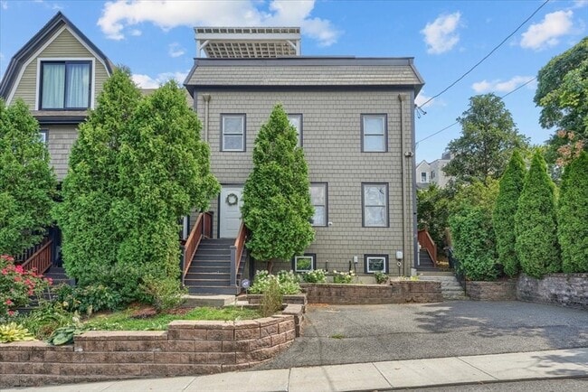 Building Photo - 18 Claymont Terrace