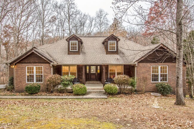 Building Photo - Beautiful home In Druid Hills