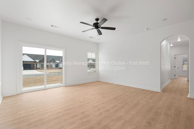 8900 Cambria Cir
