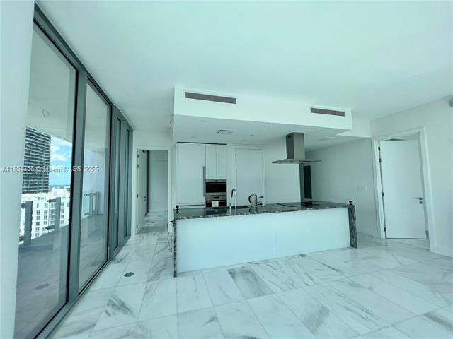 Building Photo - 700 NE 26th Ter Rental