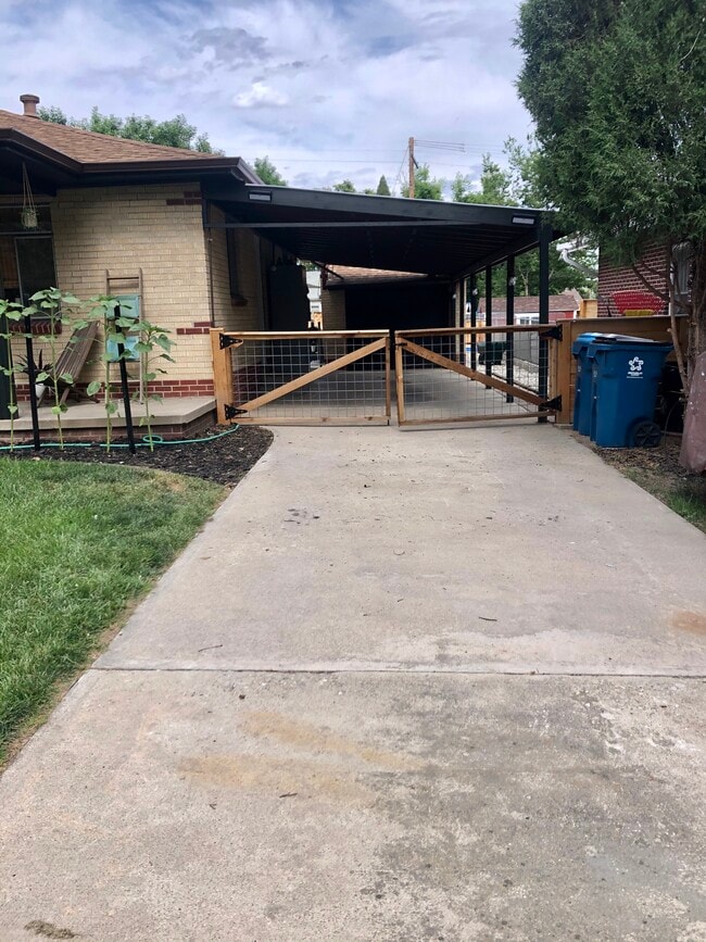 Photo - 3048 AMES ST