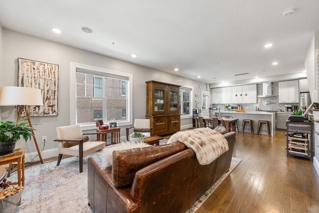 Photo - 55 Hutchings St