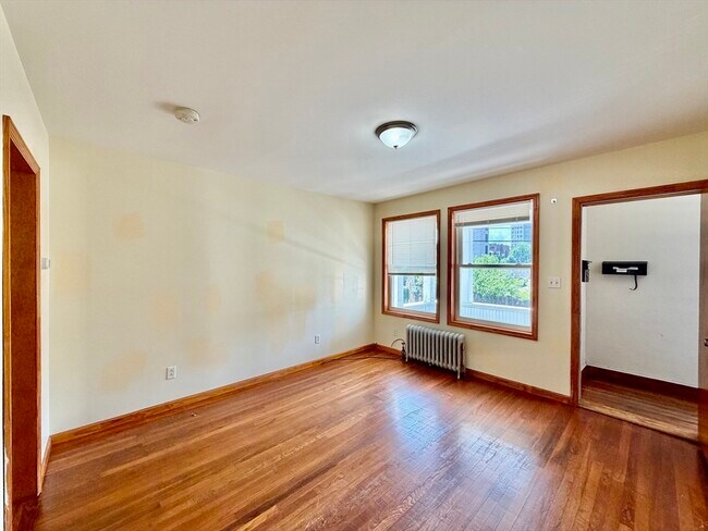 Photo - 18 Bigelow St