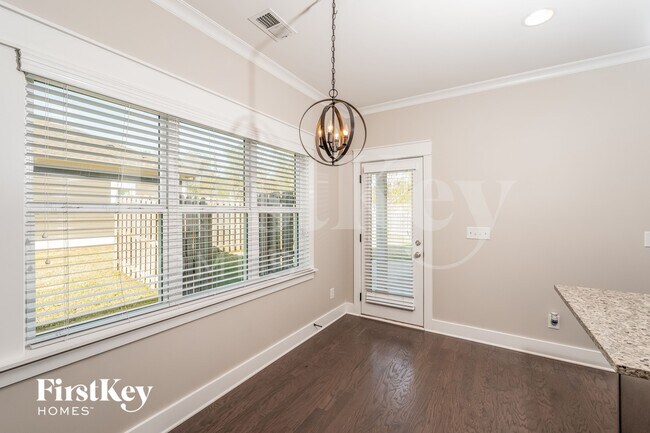 Photo - 1300 Shades Terrace