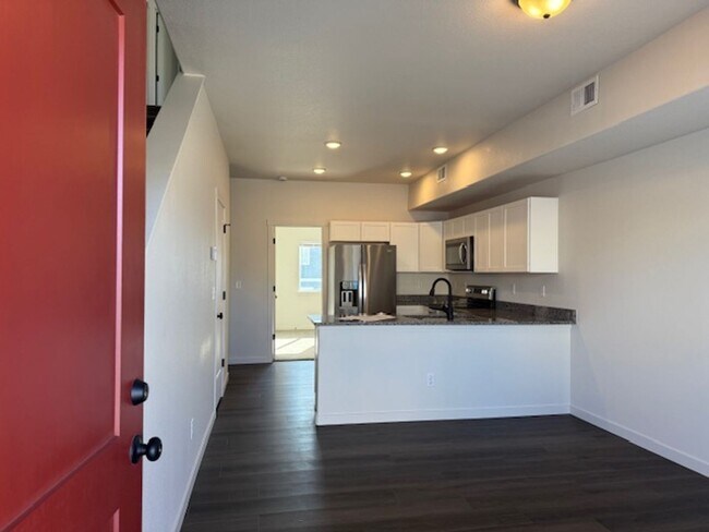 Photo - House For Lease