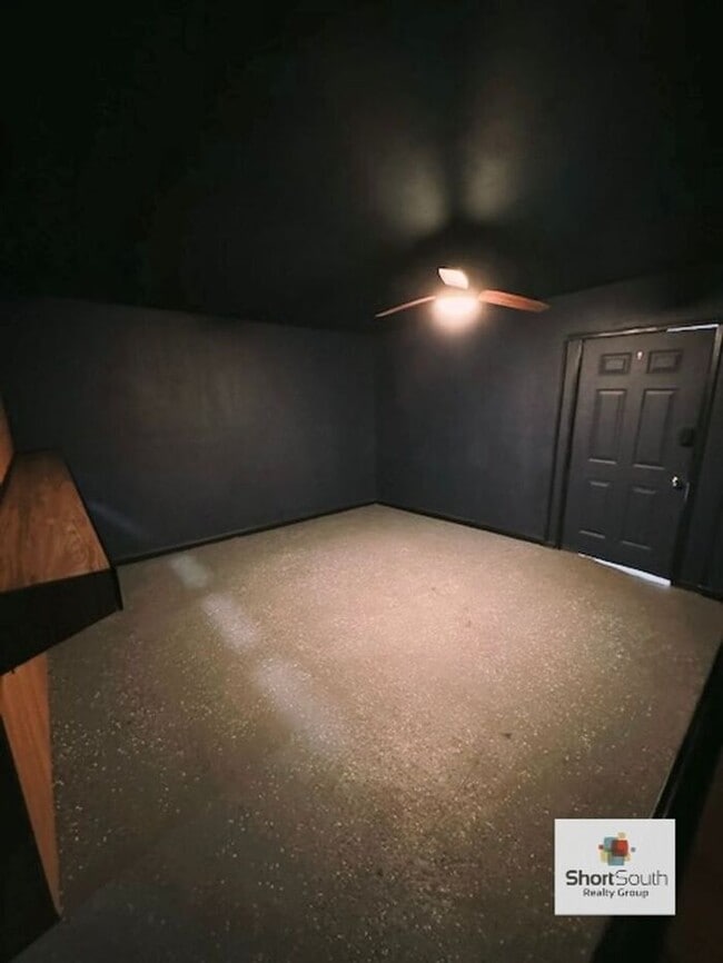 Nice main floor commercial space for rent