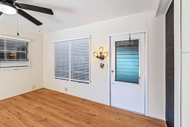 Photo - Charming 2BR/2BA Waterfront Home for Rent ...