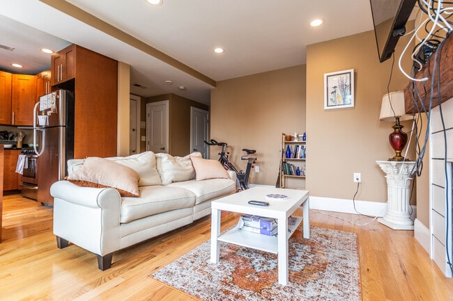 Photo - 26 Linden St Unidad 7