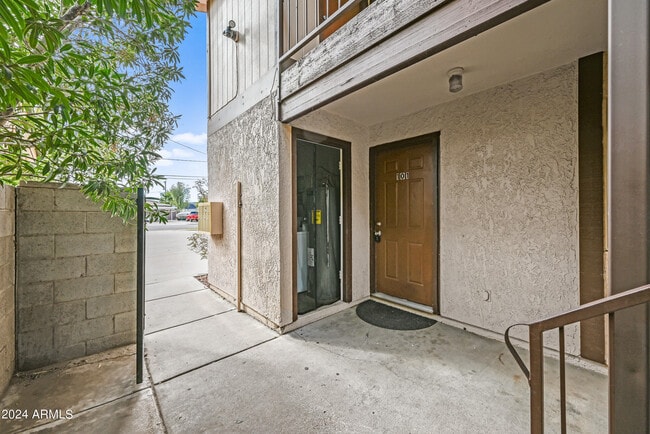 Photo - 436 W Clark St Unidad Apt 101