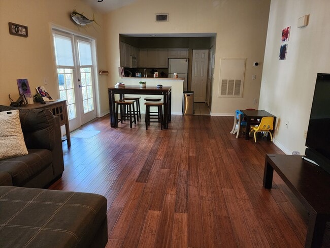 Building Photo - 4833 SW 91st Ter Unit O301