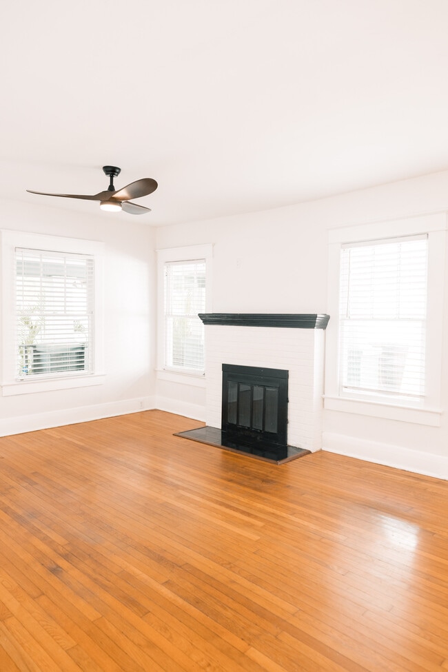 Photo - 902 W Columbus Dr