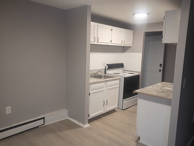 Building Photo - 13540 Superior Rd