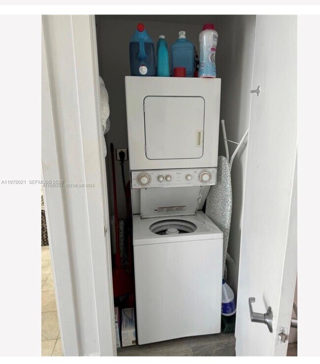 Photo - 1060 Brickell Ave Unidad 1613