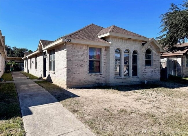 Building Photo - 6 N Palm Dr Unit #4