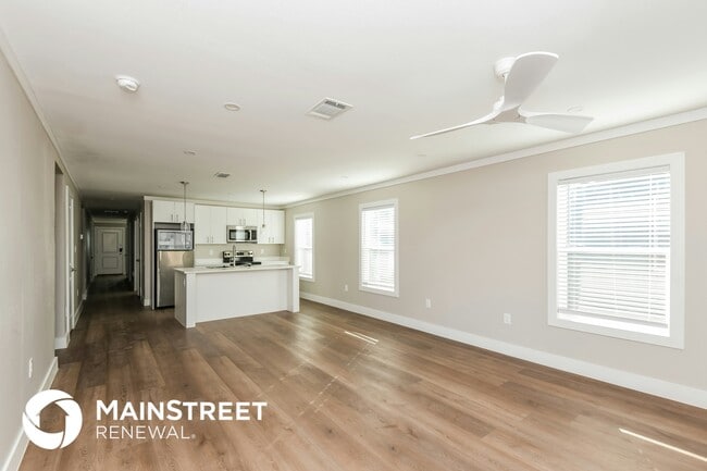 Photo - 2116 Belzise Terrace