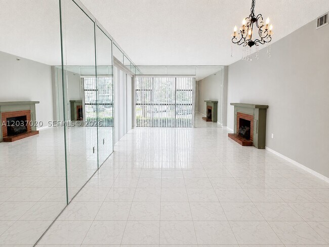 Photo - 20505 E Country Club Dr Unit 138