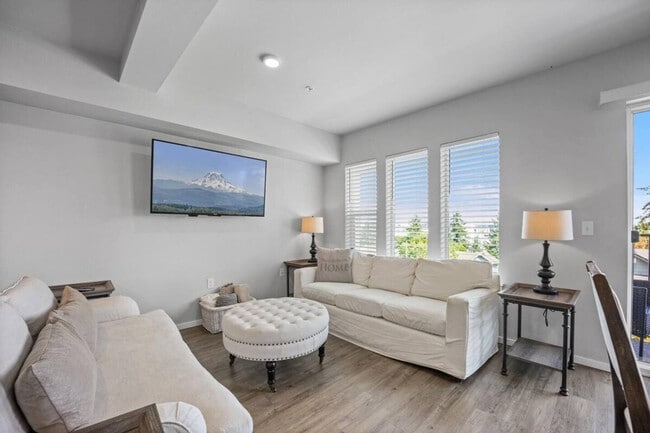 Photo - 624 E 32nd St Unit SI ID1297492P