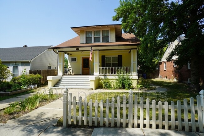 Photo - 2506 Woodlawn Ave Condo