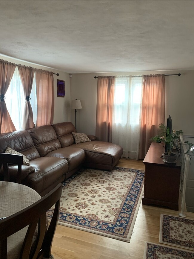 Building Photo - 15 Weymouth Ave Unit Floor 2