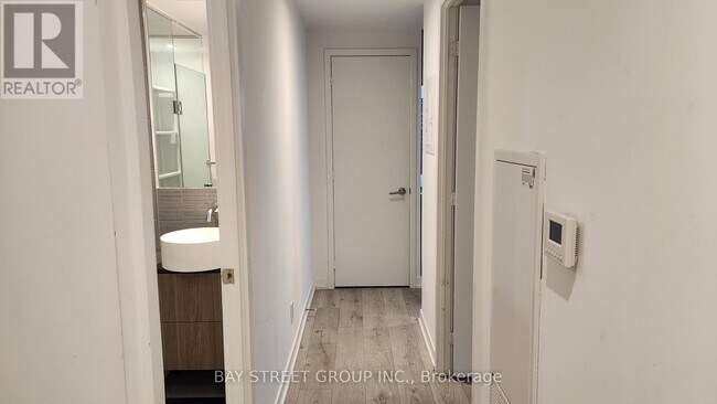 Photo - 161 Roehampton Ave Unit 3303