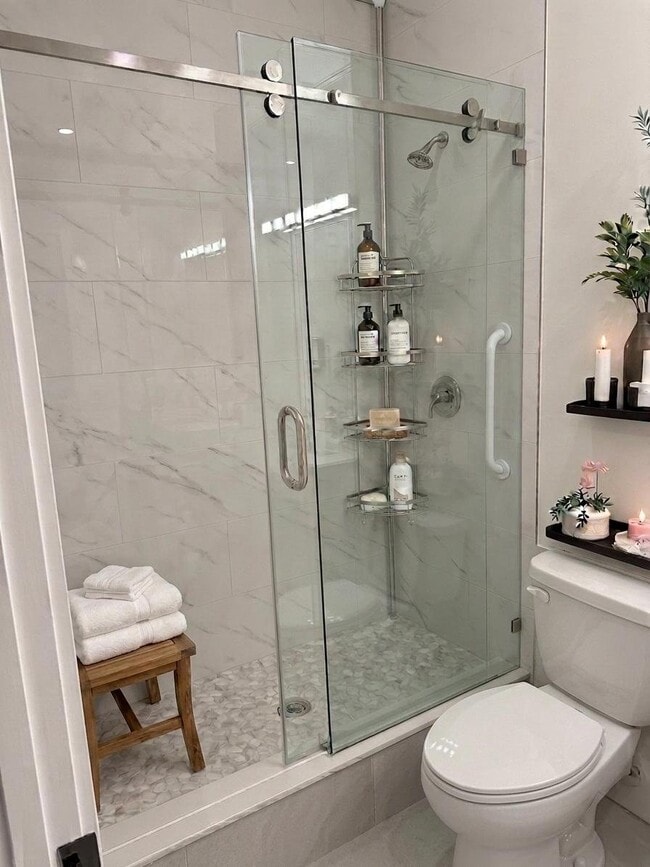 15950 Bay Vista Dr Unit 203
