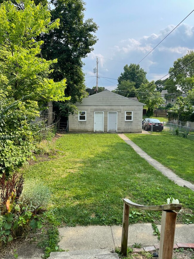 Photo - 35-37 W. Como Ave. Unidad 35