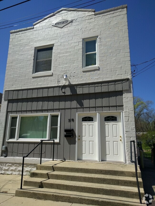 Building Photo - 510 S Academy St #2 Unit #2 Rental