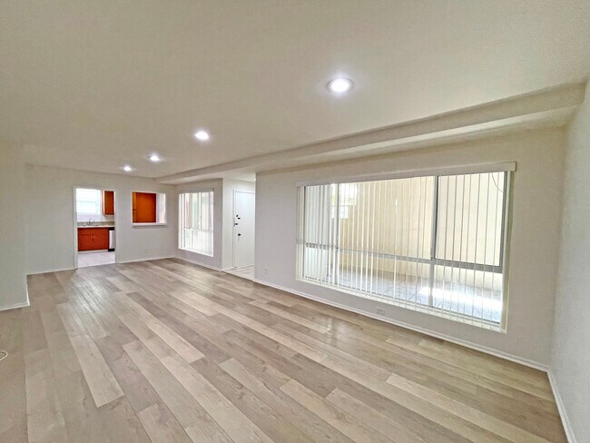 Photo - 9160 Beverly Blvd