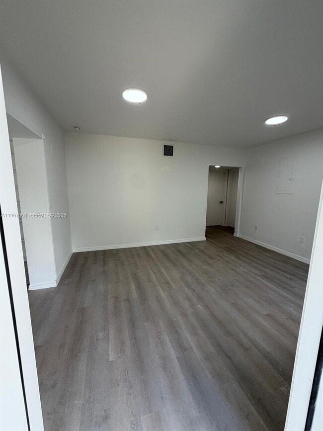 Photo - 4000 SW 16th Terrace Unidad 4000