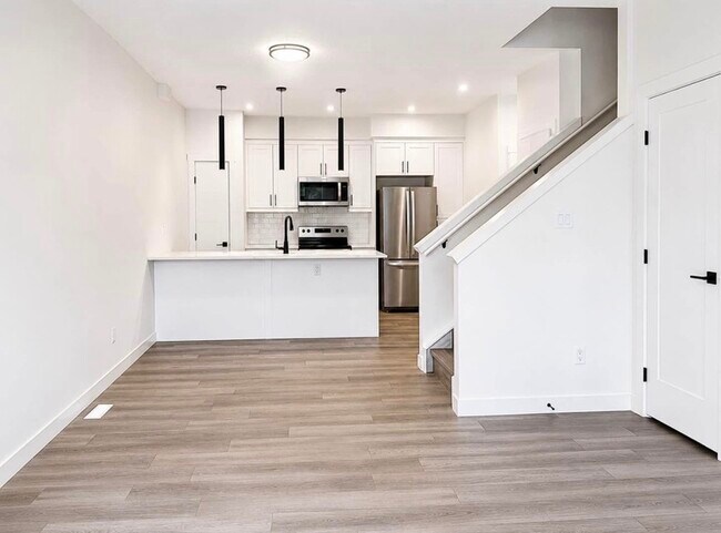 Photo - #2 - 11007 132 St. NW