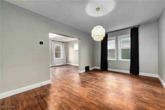 Building Photo - 5702 Herman Ave