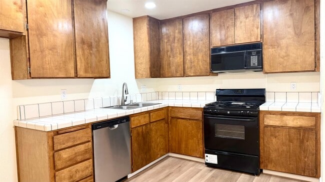 Photo - 2425 Knowlwood Dr